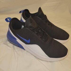 Nike Air Max Motion 2
